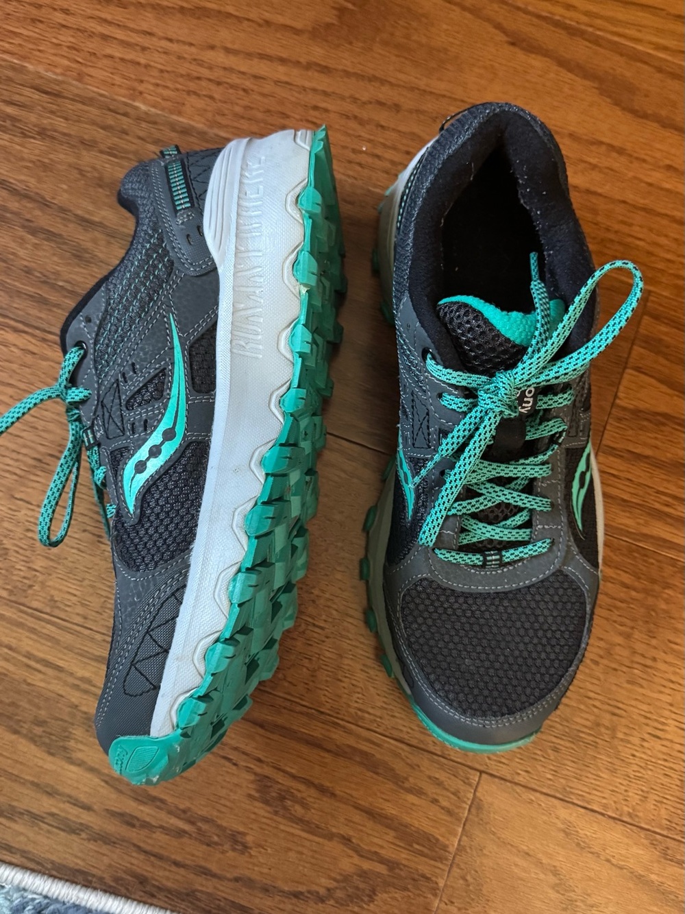 Saucony Women’s Gray & Teal Trail Running Shoes Sz 7.5